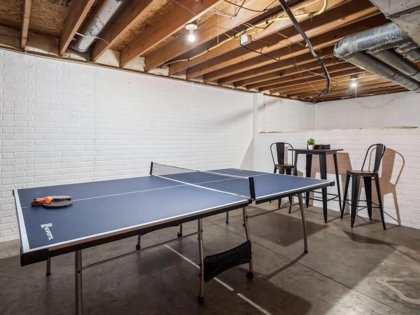 Urban Oasis w Hot Tub Near Downtown & Arena District