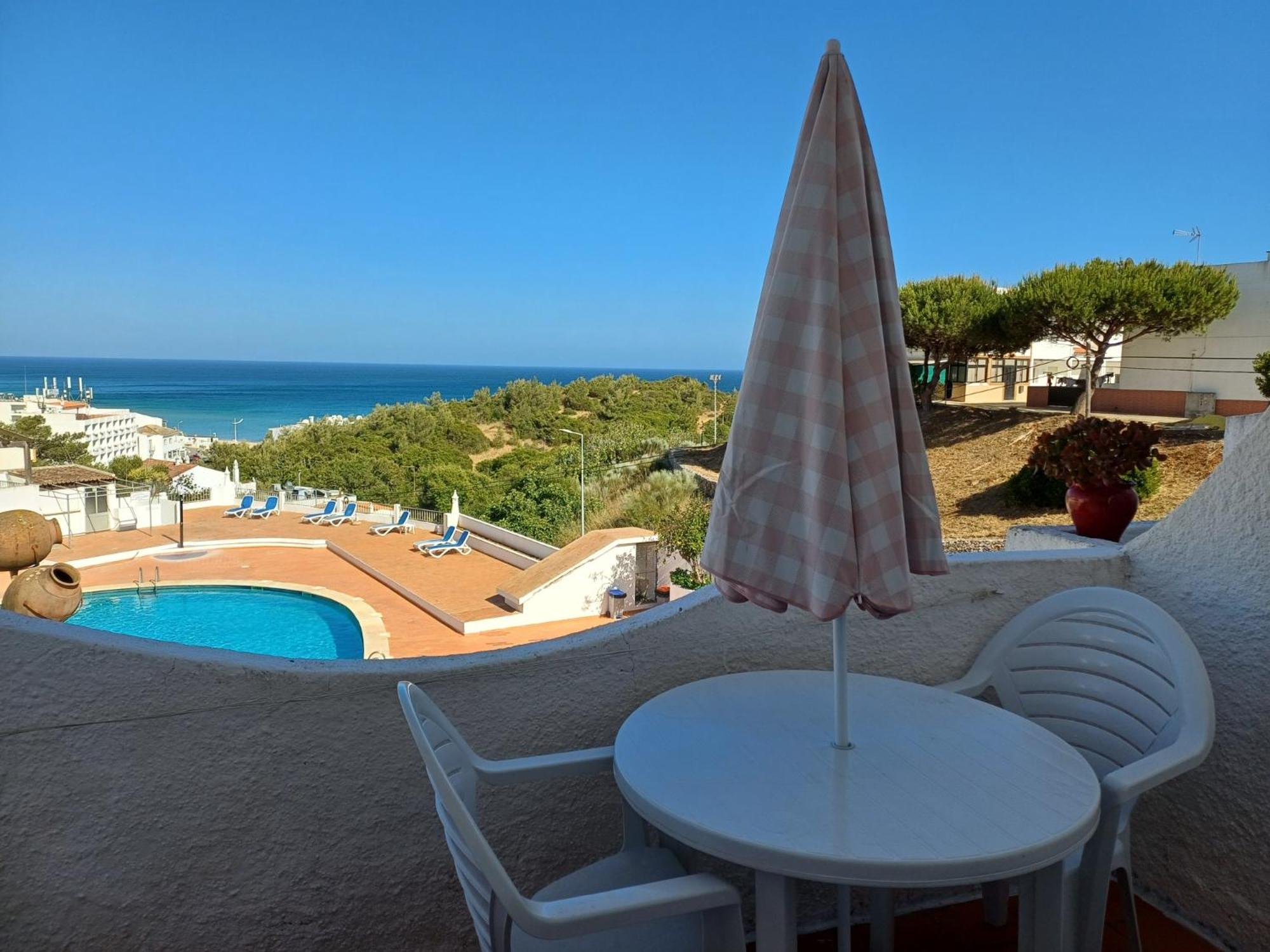 Apartamentos Salema Praia Club