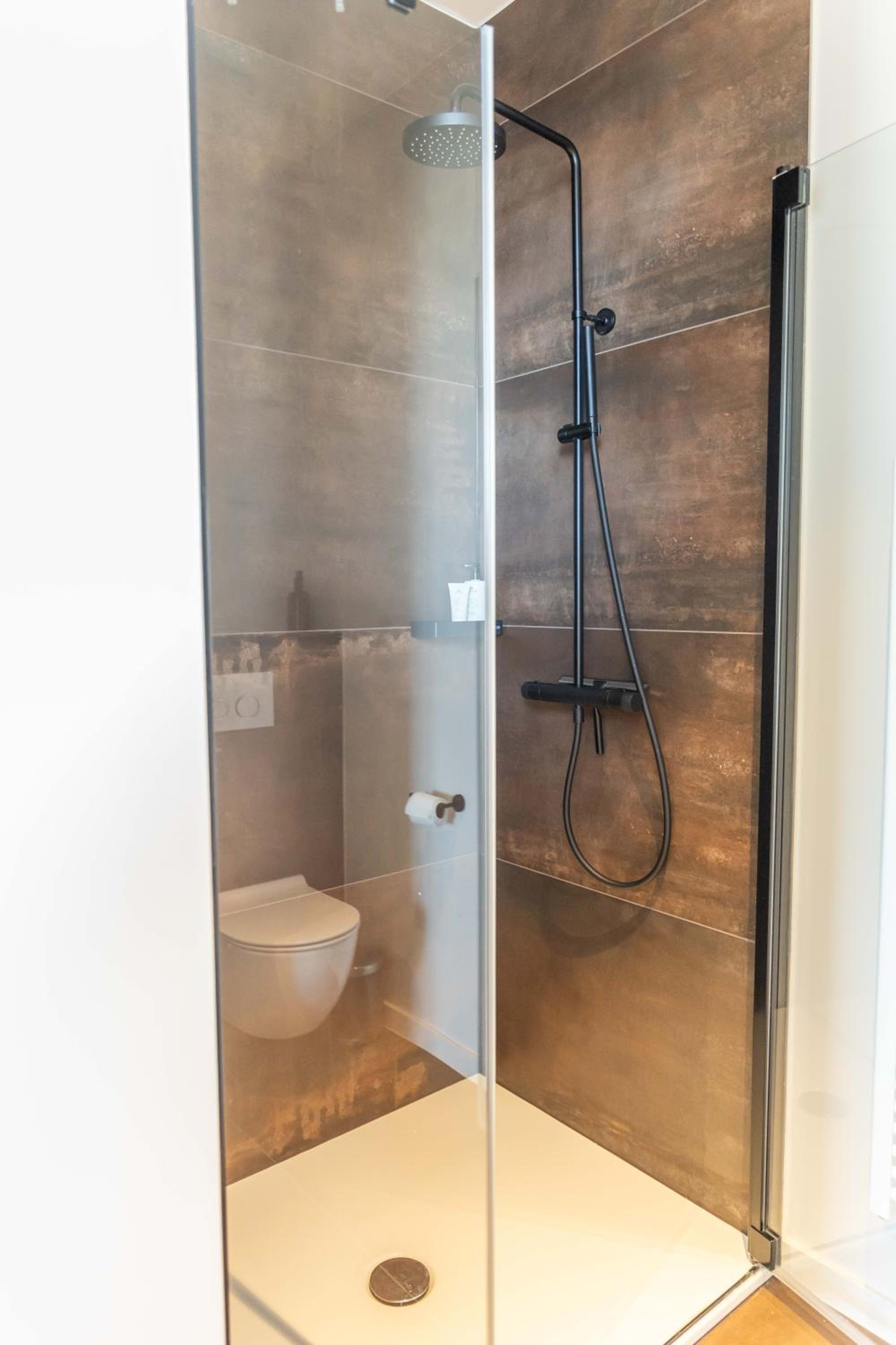 Côte de la Mer, Ultra Luxurious, Sea View, use of shared pool and sauna view 3