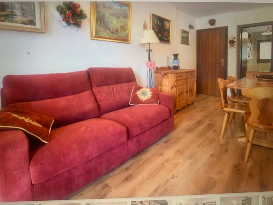 Tirolese style apartment in Madonna di Campiglio, first floor view 3