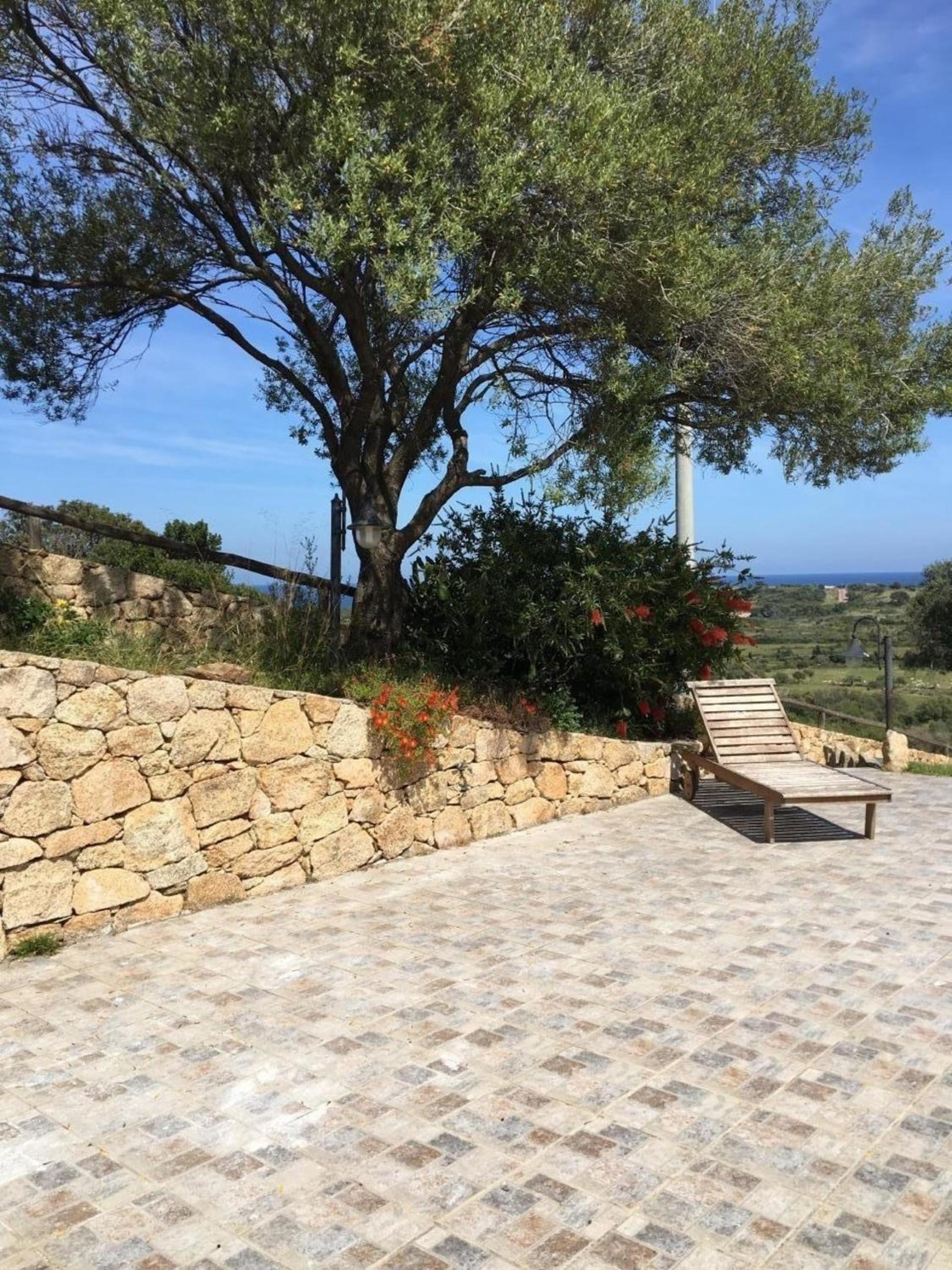 Ferienwohnung in Budoni mit Grill, gemeinschaftlichem Pool und Terrasse und Meerblick view 4