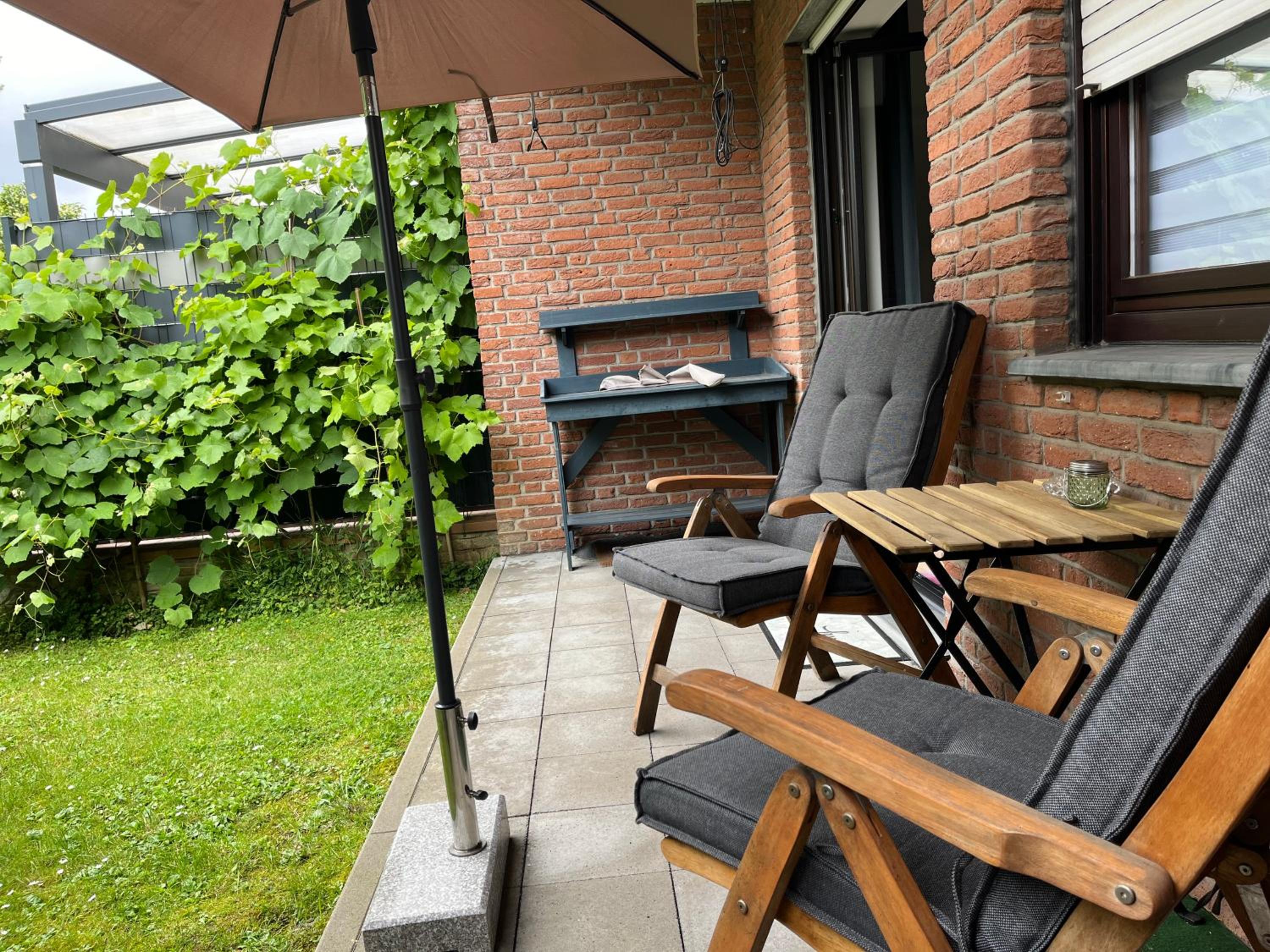 KATARINAS HOUSE mit 2 FeWo stilvoll, gemütlich & zentral Boxspringbett, Parkplatz, Balkon oder Garten