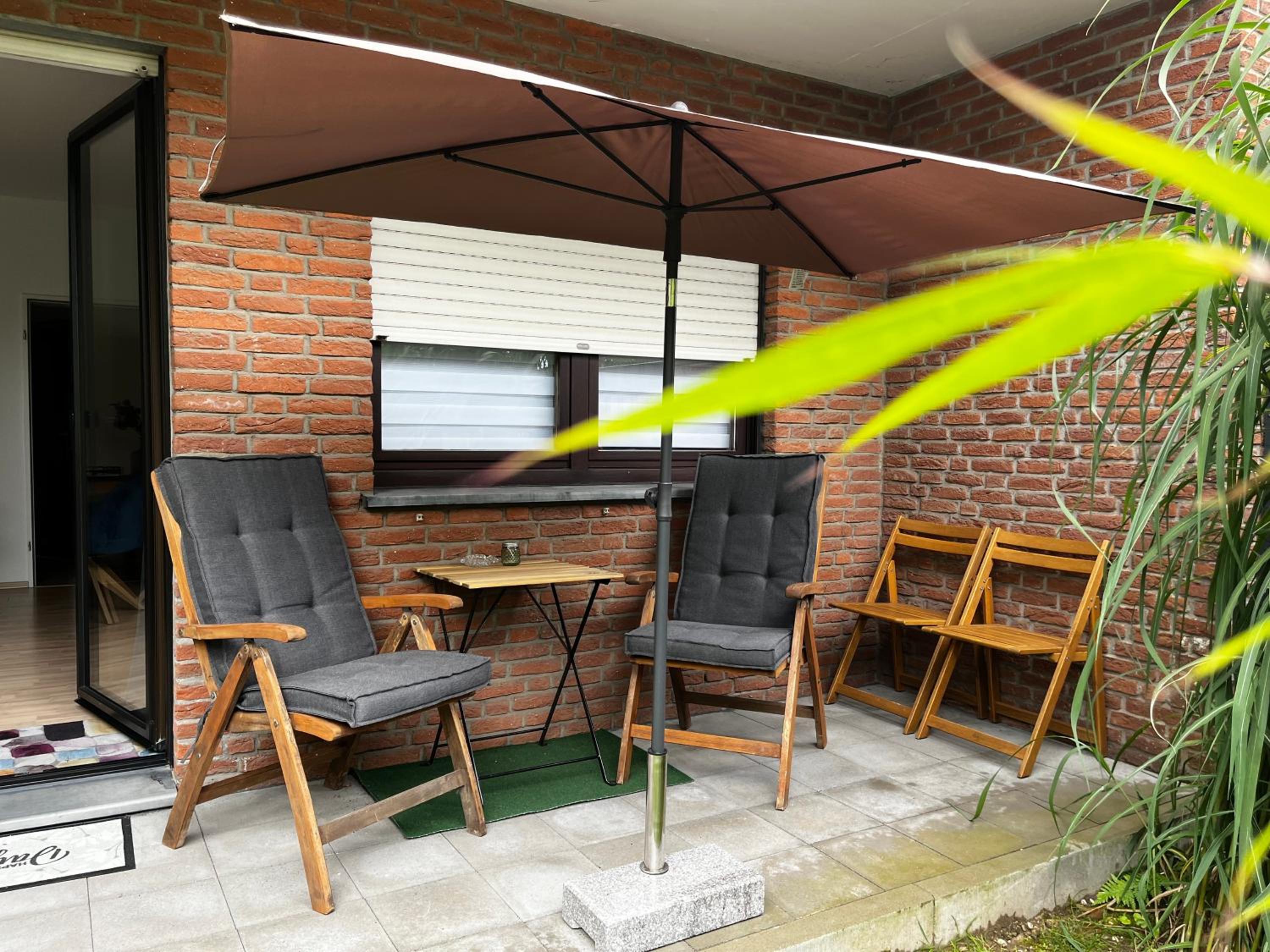 KATARINAS HOUSE mit 2 FeWo stilvoll, gemütlich & zentral Boxspringbett, Parkplatz, Balkon oder Garten