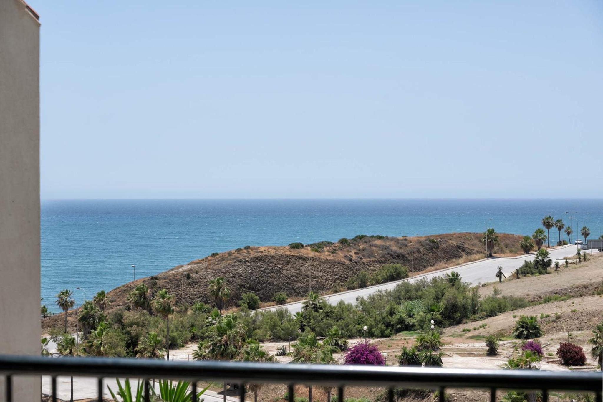 Beautiful Apartment with Stunning Sea Views, Perfect for Relaxation