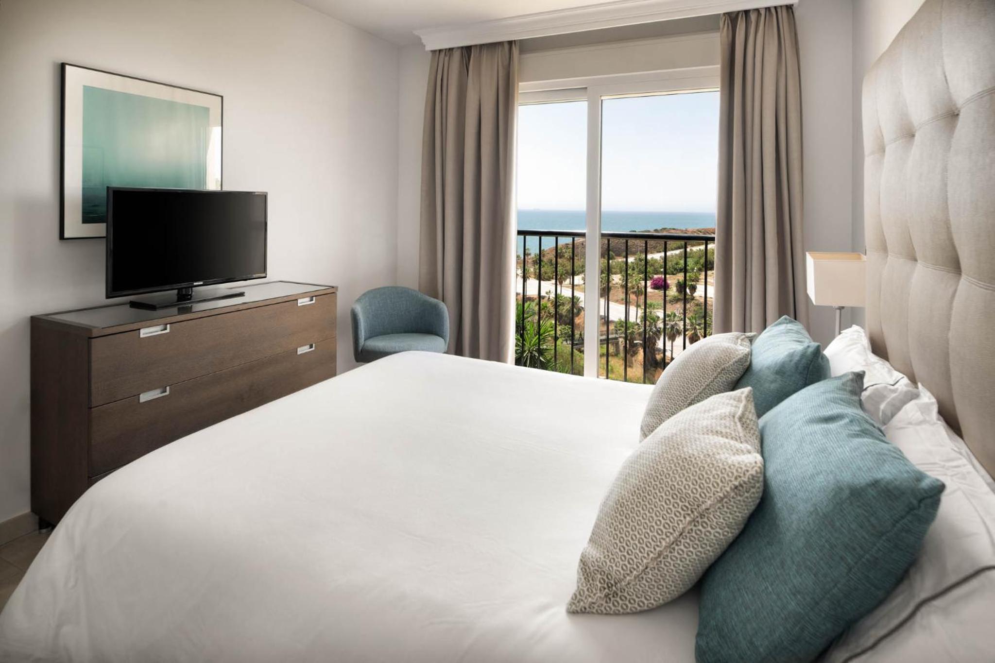 Beautiful Apartment with Stunning Sea Views, Perfect for Relaxation