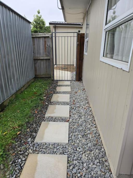 Chic Private Studio 5 mins from Airport and shops view 5