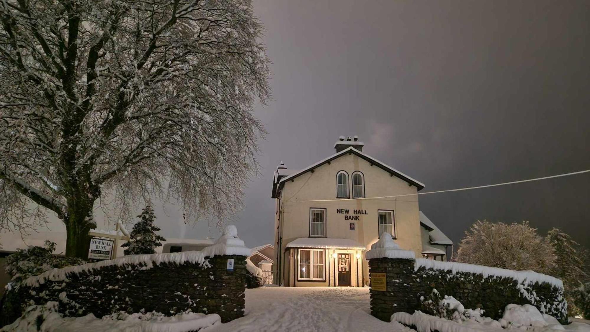 Hotel New Hall Bank - Image 1