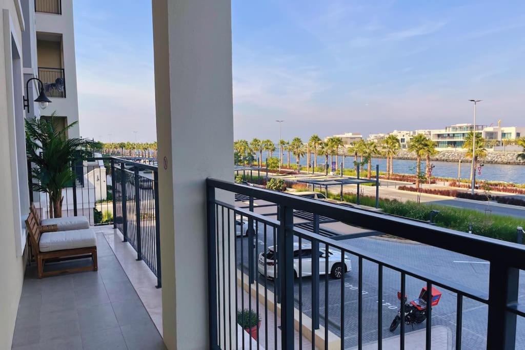 Full Seaview Comfortable Apt La Mer Dubai