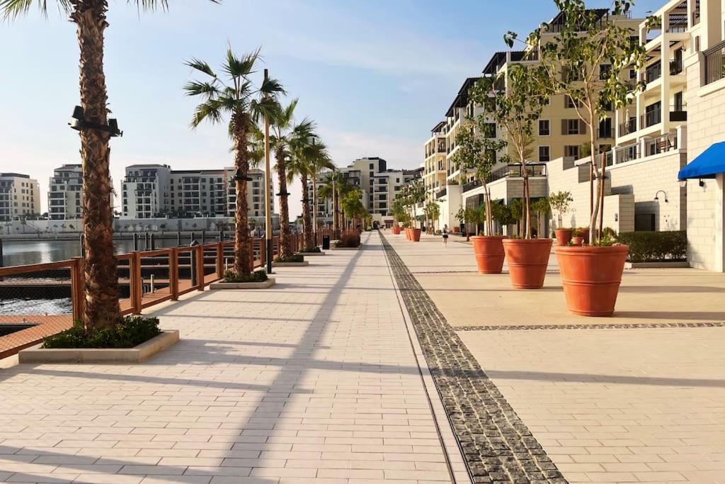 Full Seaview Comfortable Apt La Mer Dubai