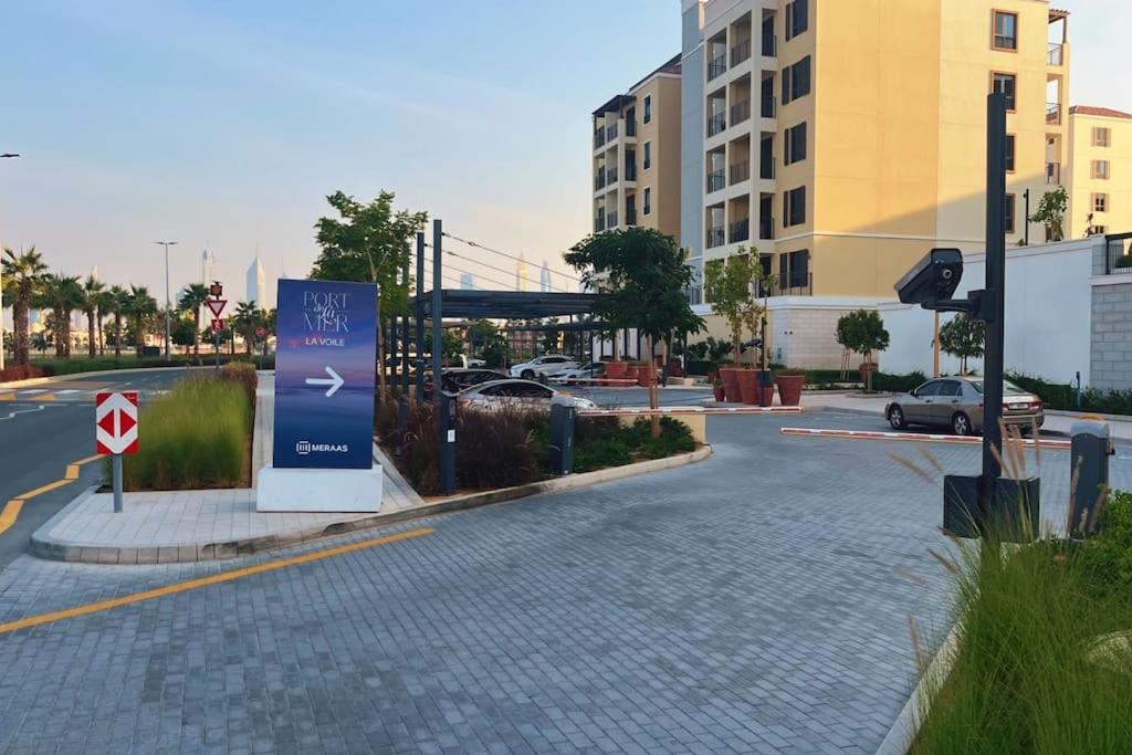 Full Seaview Comfortable Apt La Mer Dubai