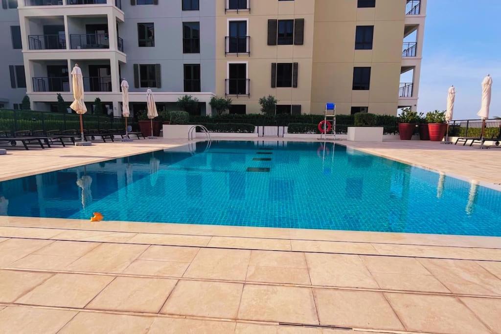 Full Seaview Comfortable Apt La Mer Dubai