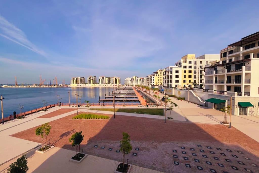 Full Seaview Comfortable Apt La Mer Dubai