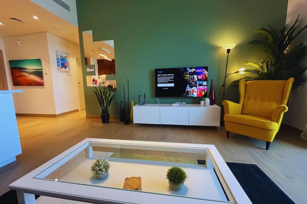 Full Seaview Comfortable Apt La Mer Dubai