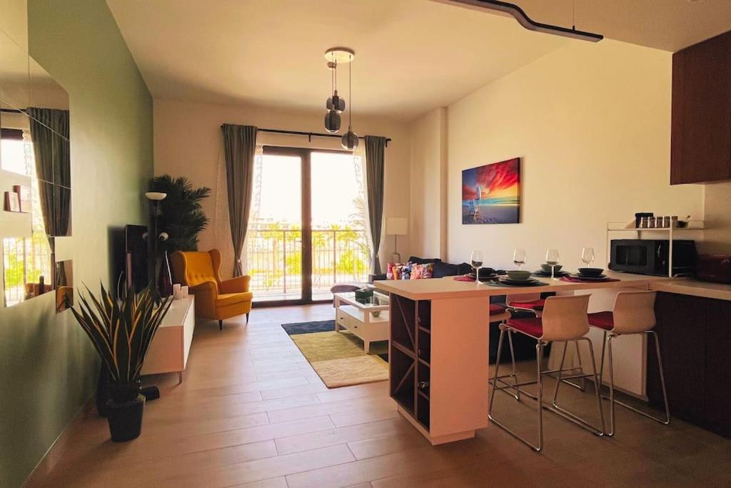 Full Seaview Comfortable Apt La Mer Dubai