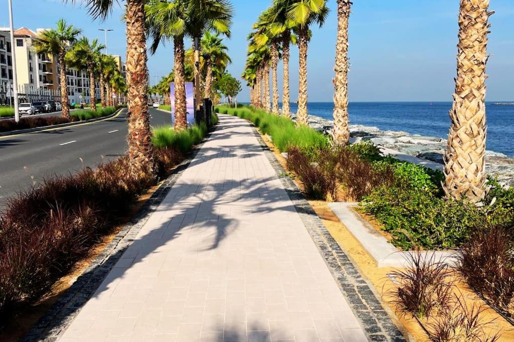 Full Seaview Comfortable Apt La Mer Dubai