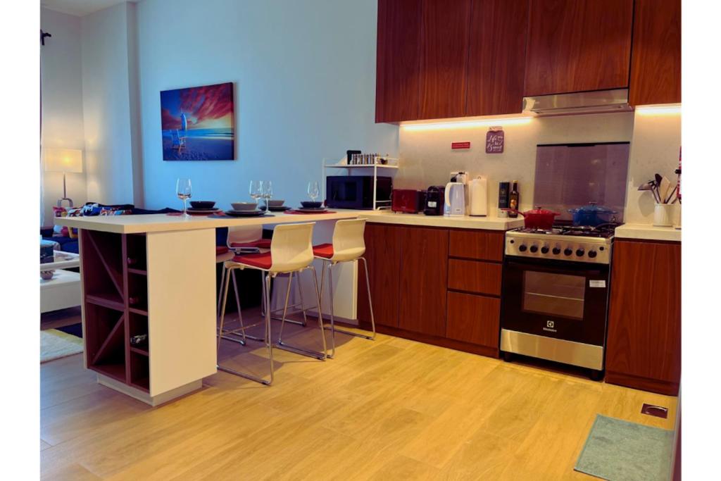 Full Seaview Comfortable Apt La Mer Dubai