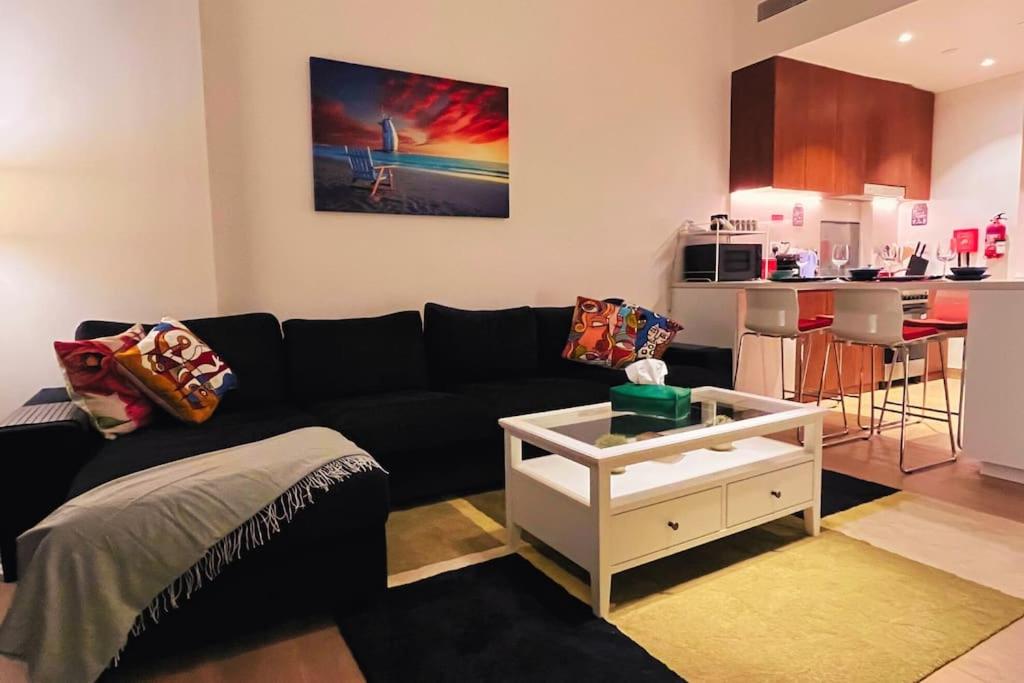 Full Seaview Comfortable Apt La Mer Dubai