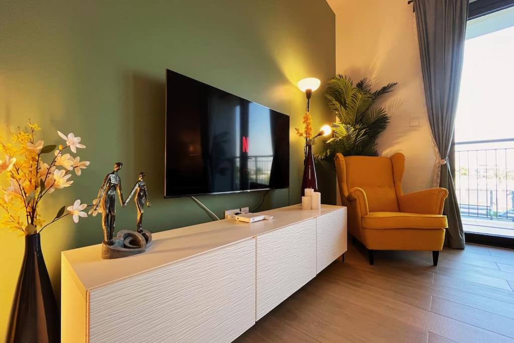 Full Seaview Comfortable Apt La Mer Dubai
