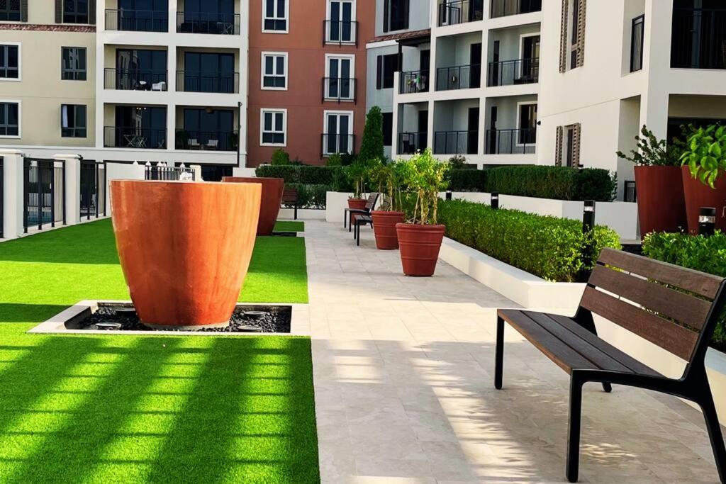 Full Seaview Comfortable Apt La Mer Dubai