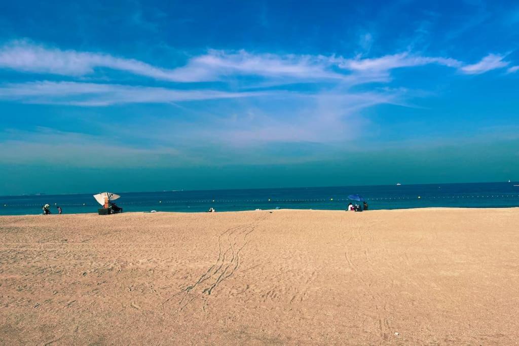 Full Seaview Comfortable Apt La Mer Dubai