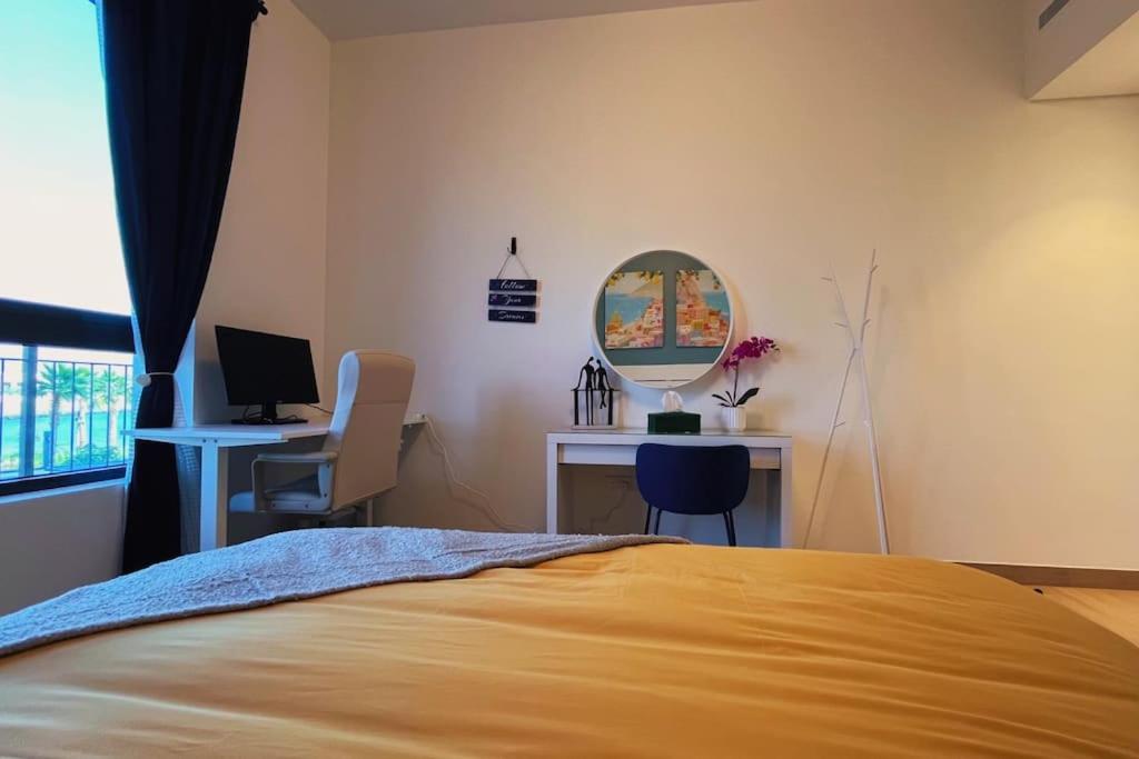 Full Seaview Comfortable Apt La Mer Dubai