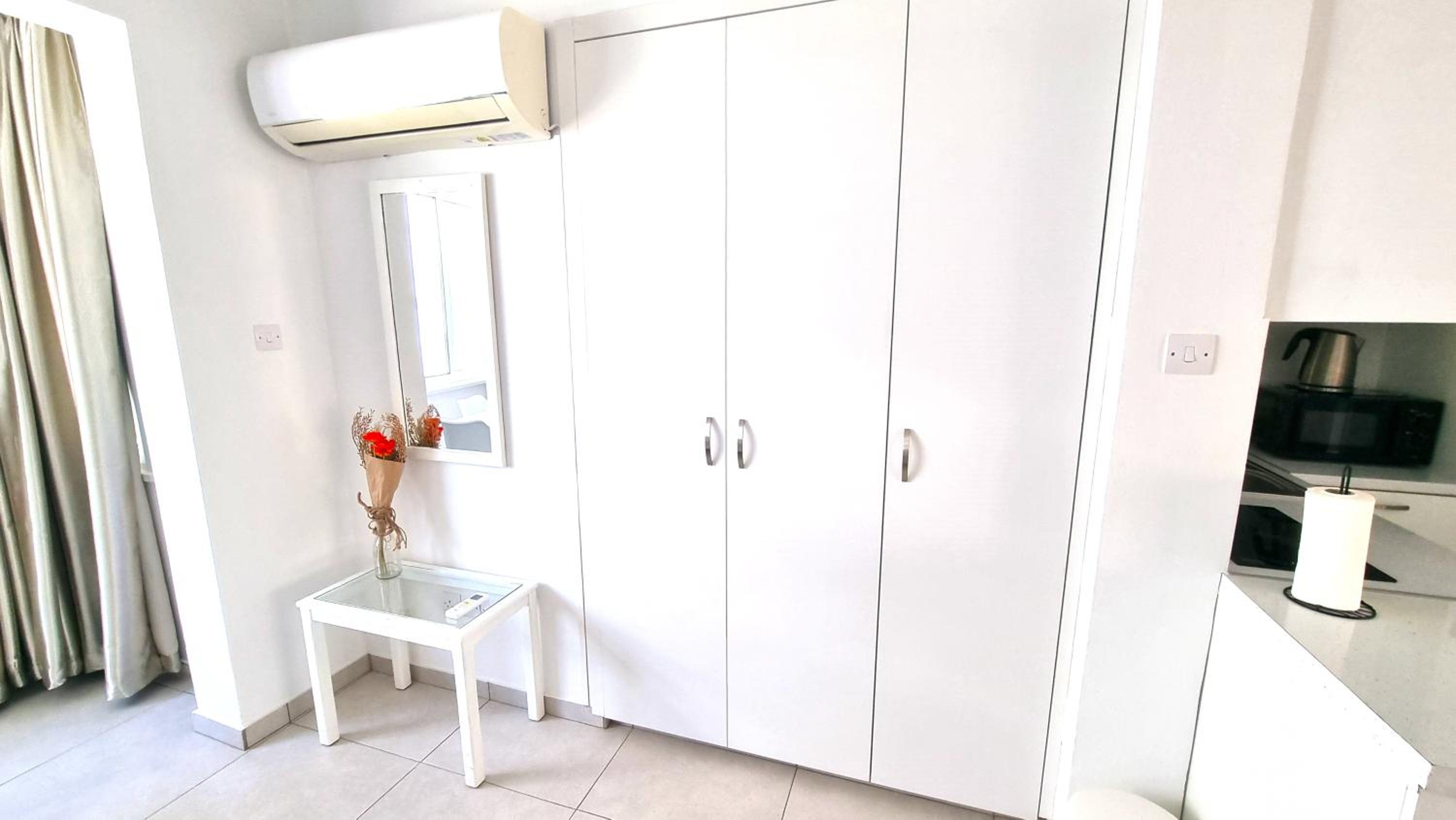 Stylish Studio - 2 Minutes from Kastella Beach