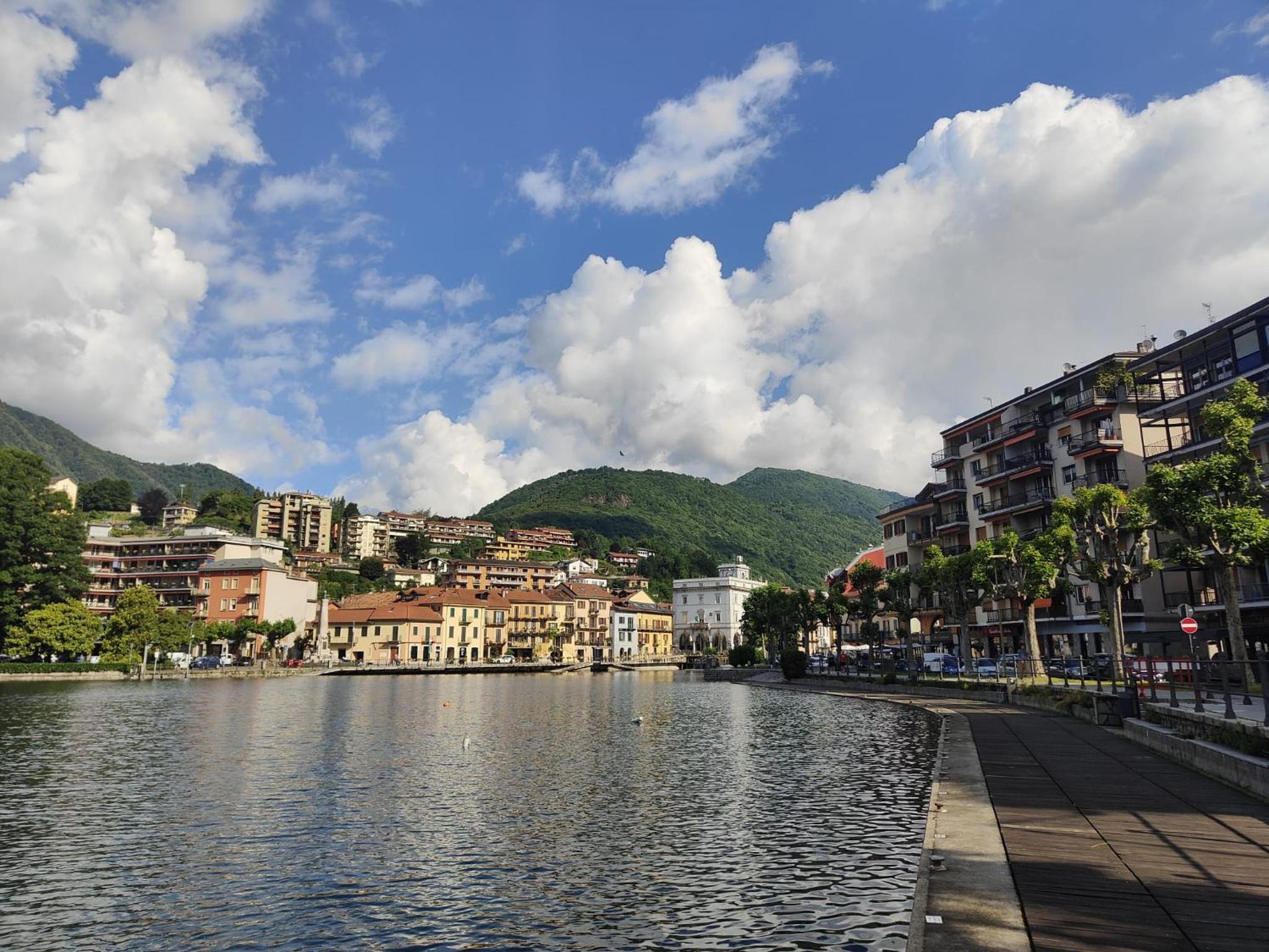 un balcone sul lago