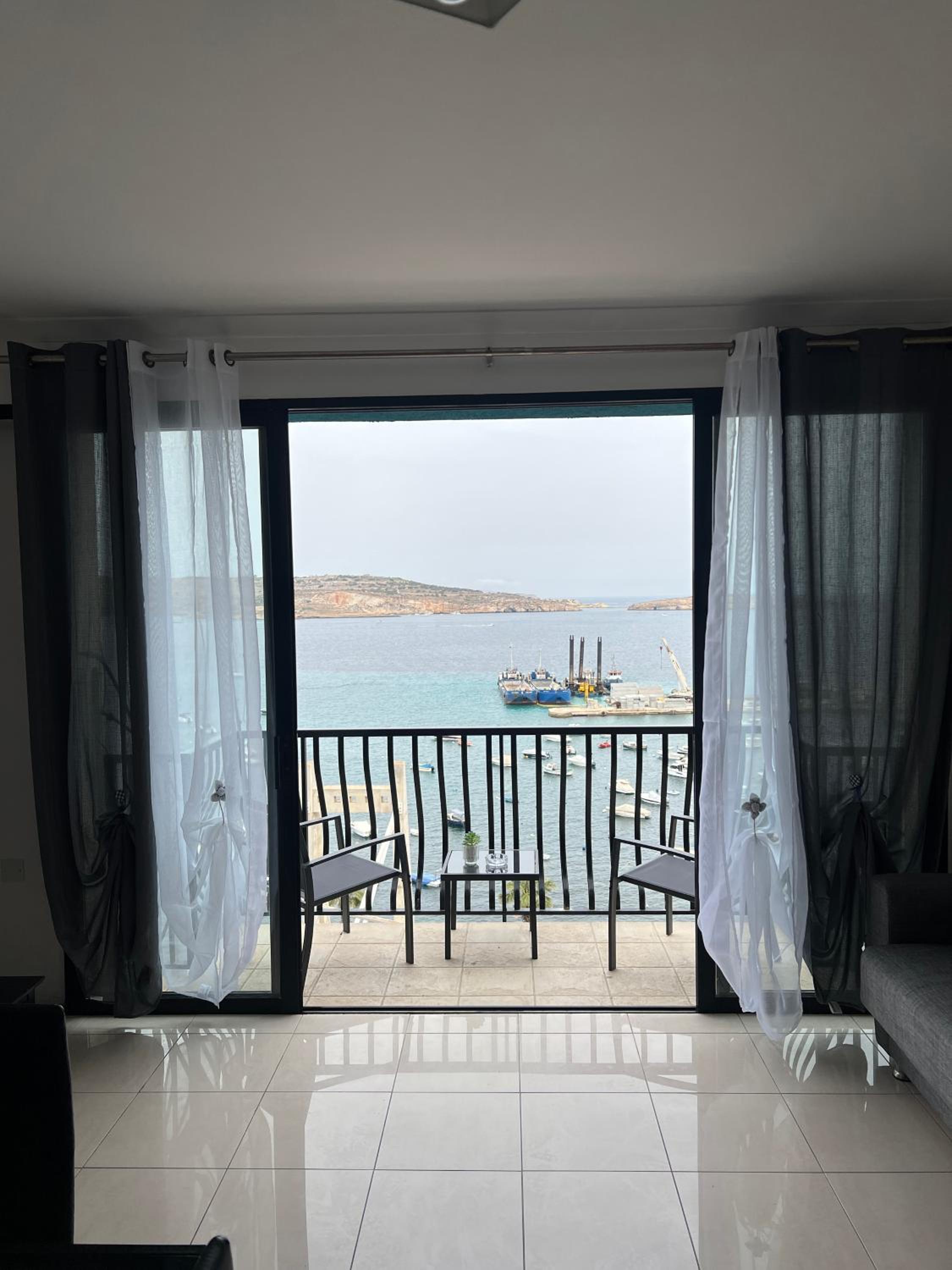 Sea View Penthouse photo 2