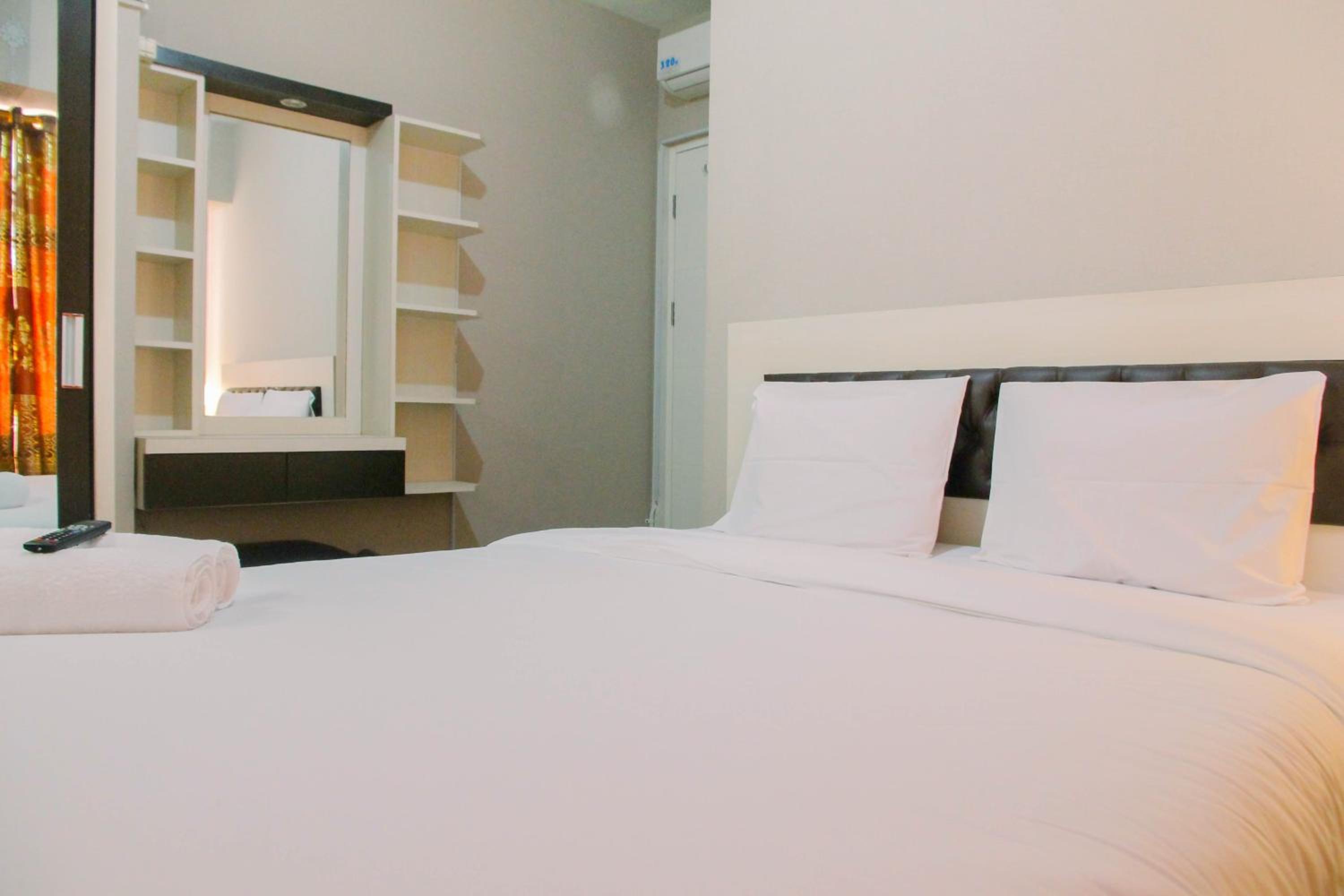 Modern Furnished 3BR at Springlake Summarecon Bekasi Apartment By Travelio