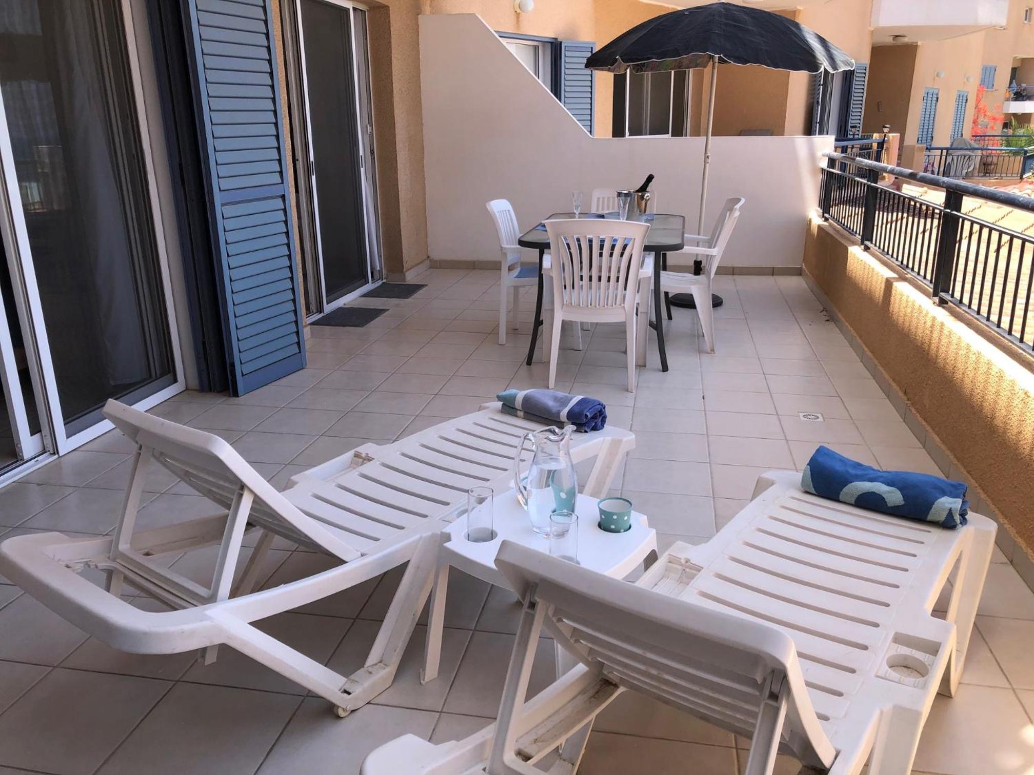 Kings Palace - Stylish 2 bed apartment with sea views