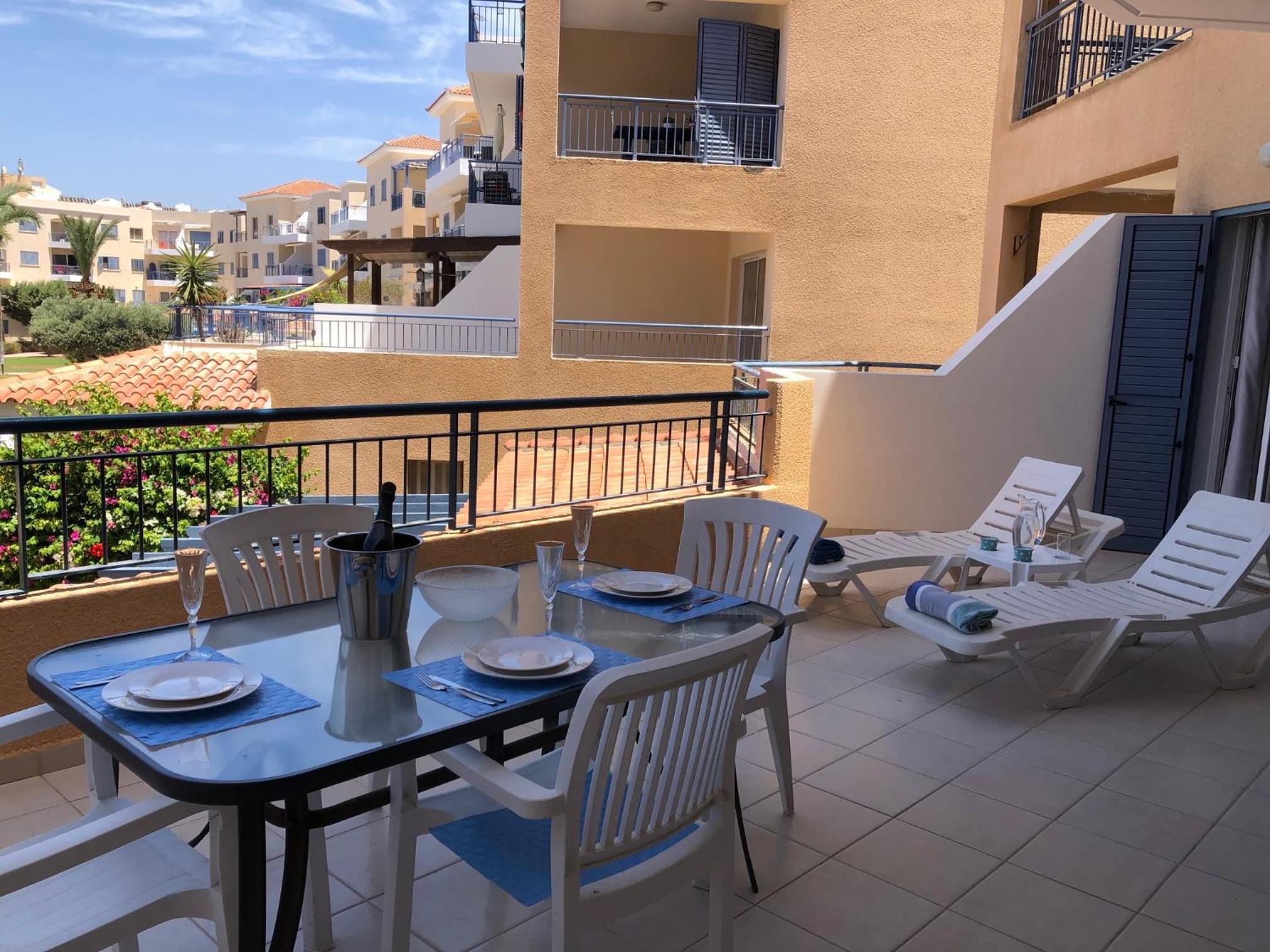 Kings Palace - Stylish 2 bed apartment with sea views