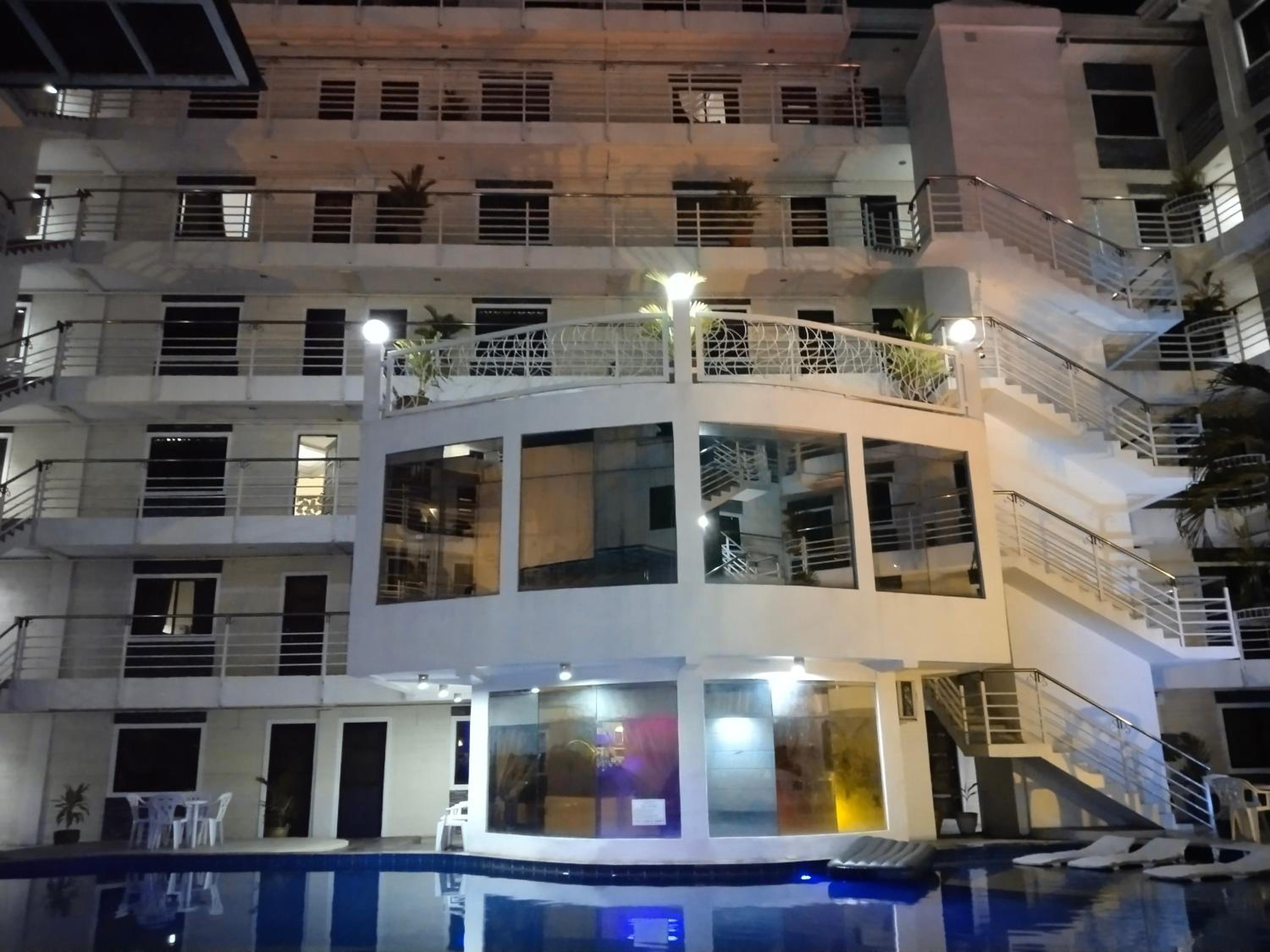 Jack Kandi Grosvenor Square view 5