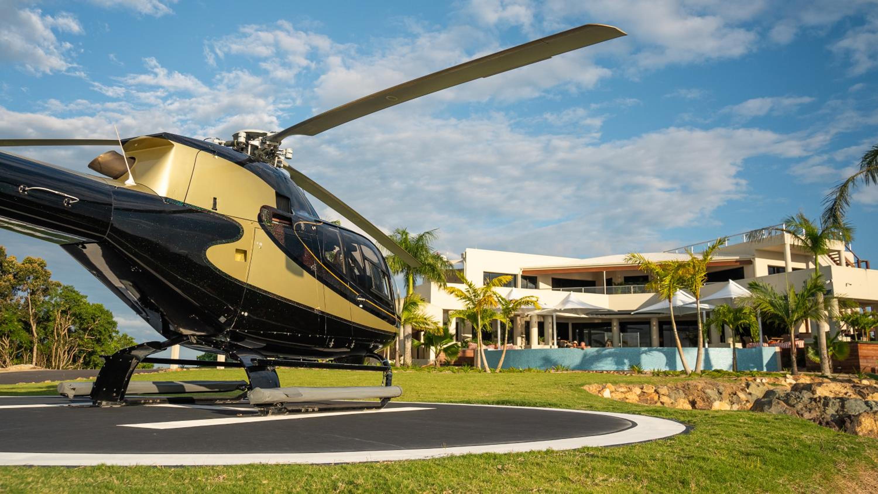 Parc Exclusif, Airlie Beach - 360 island views from a mountain top