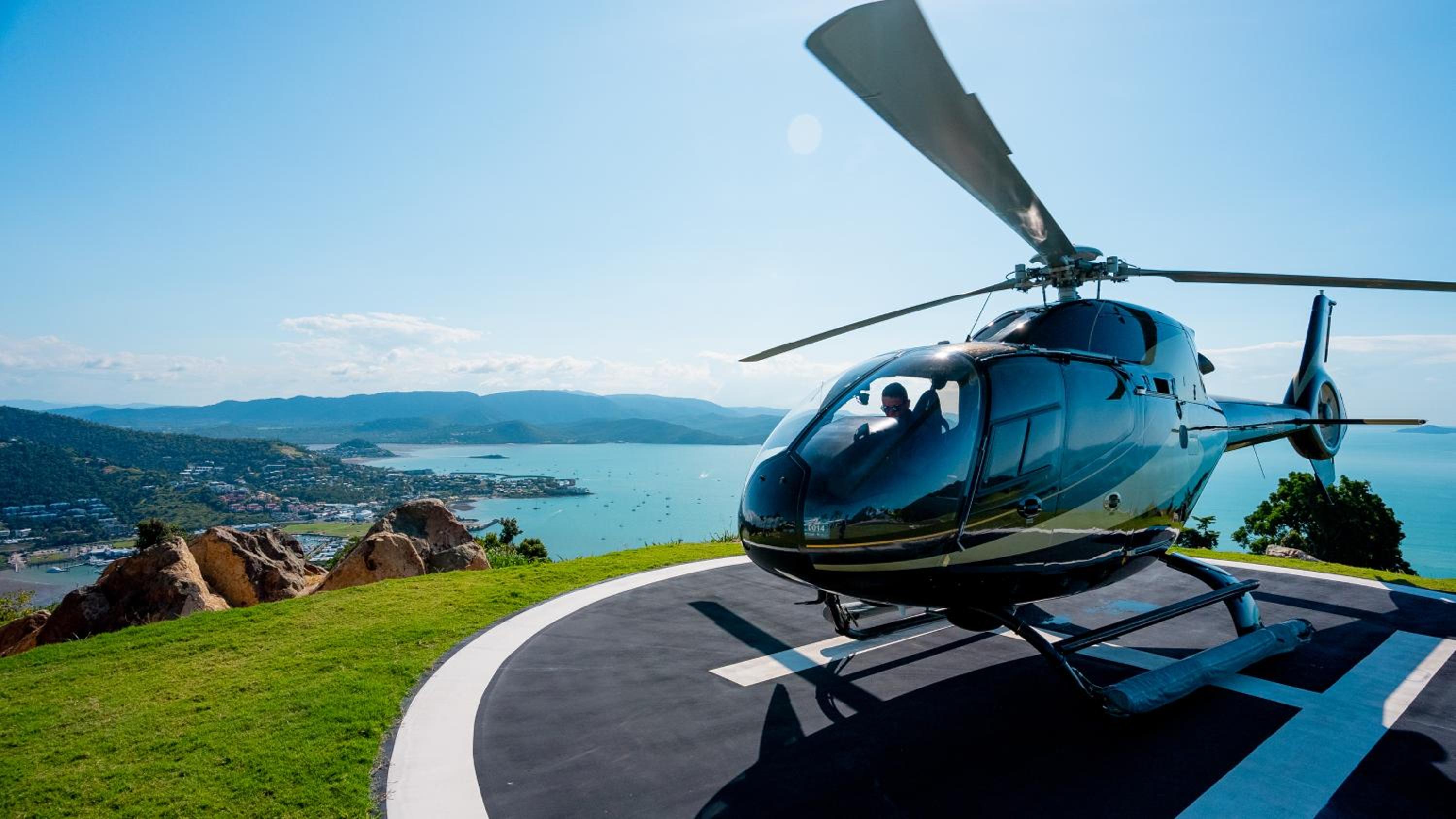 Parc Exclusif, Airlie Beach - 360 island views from a mountain top