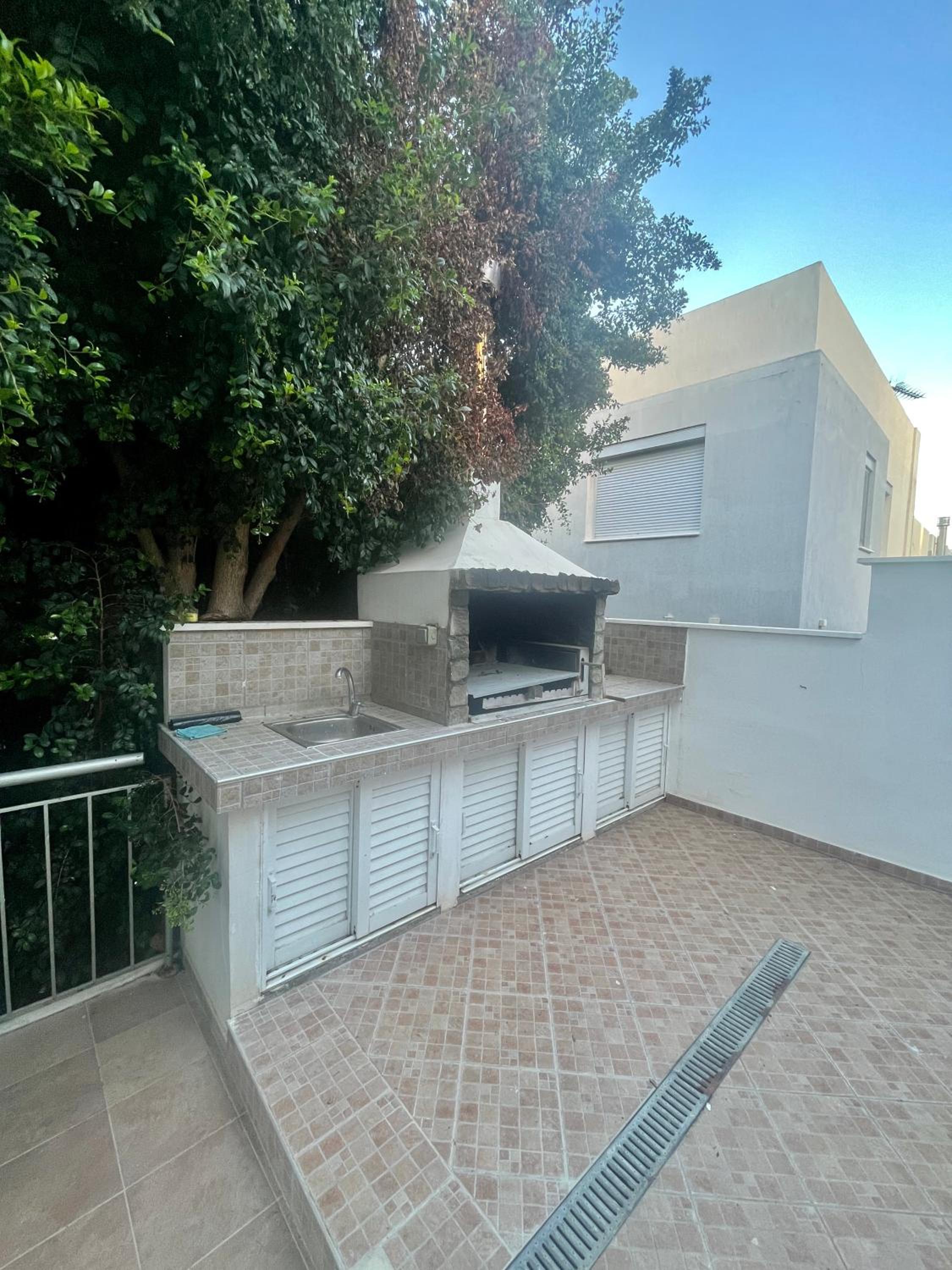 A Detached Floor