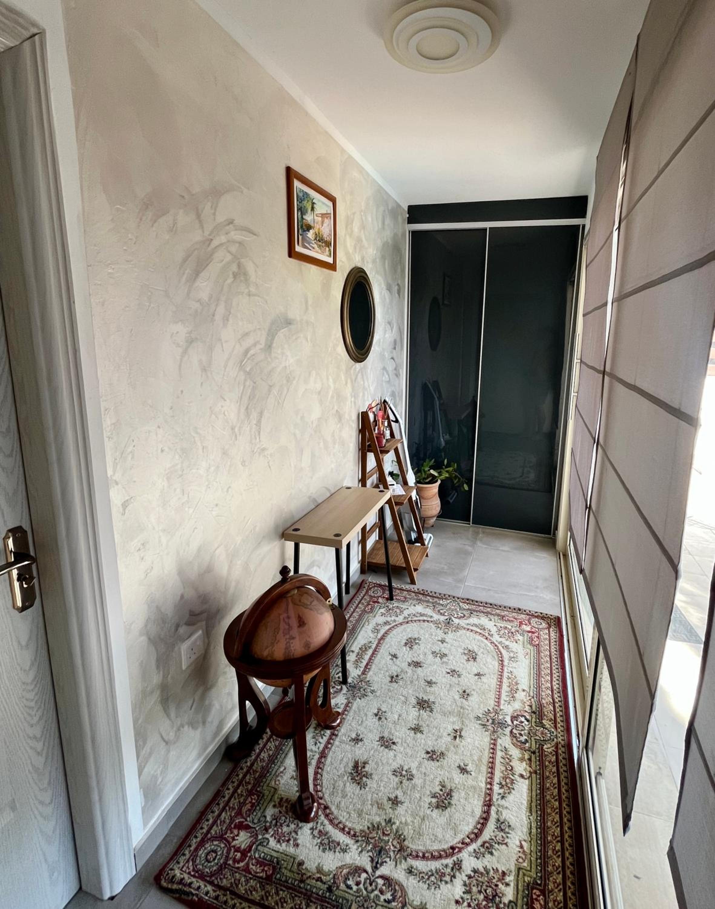 A Detached Floor