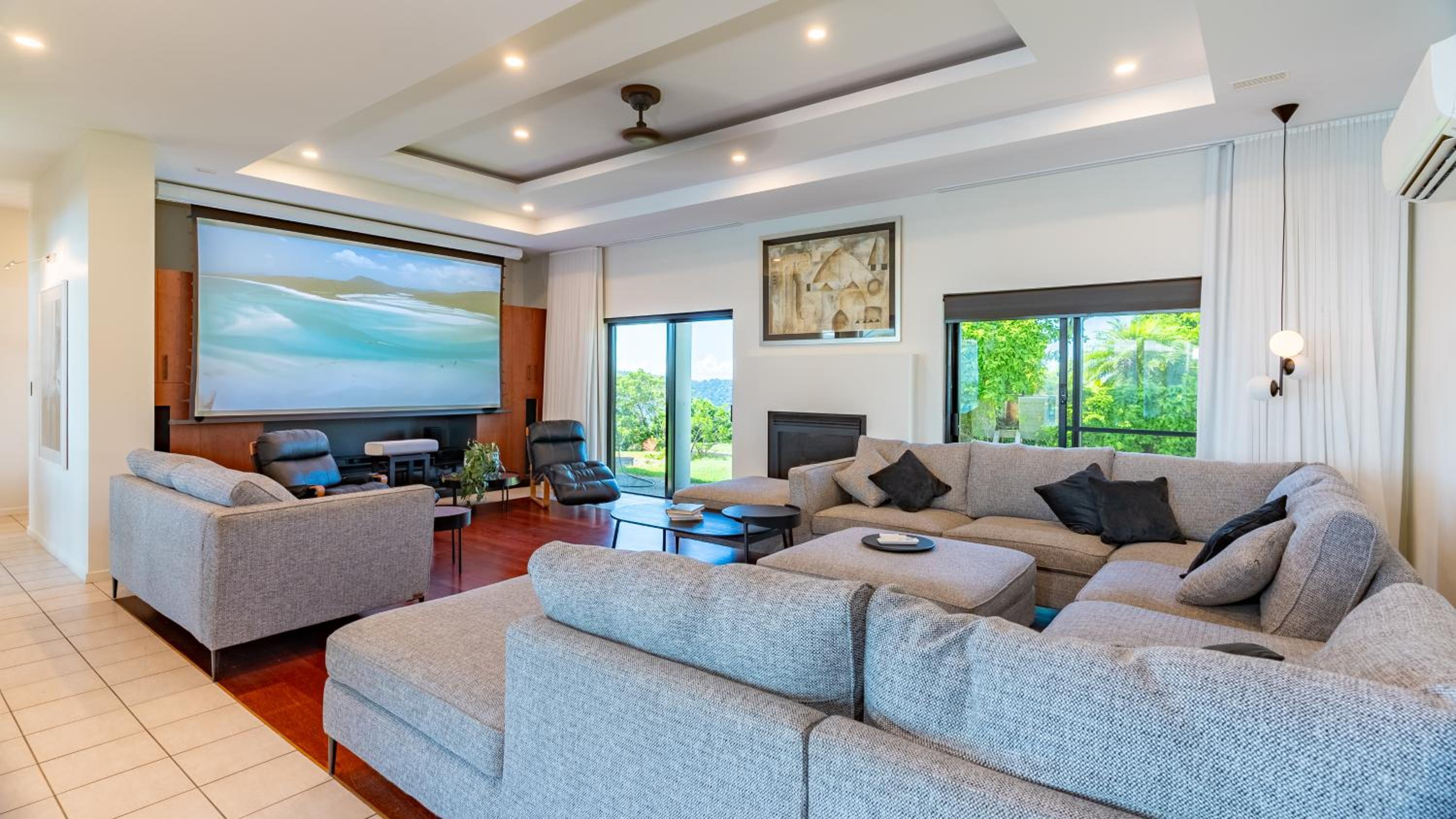 Parc Exclusif, Airlie Beach - 360 island views from a mountain top