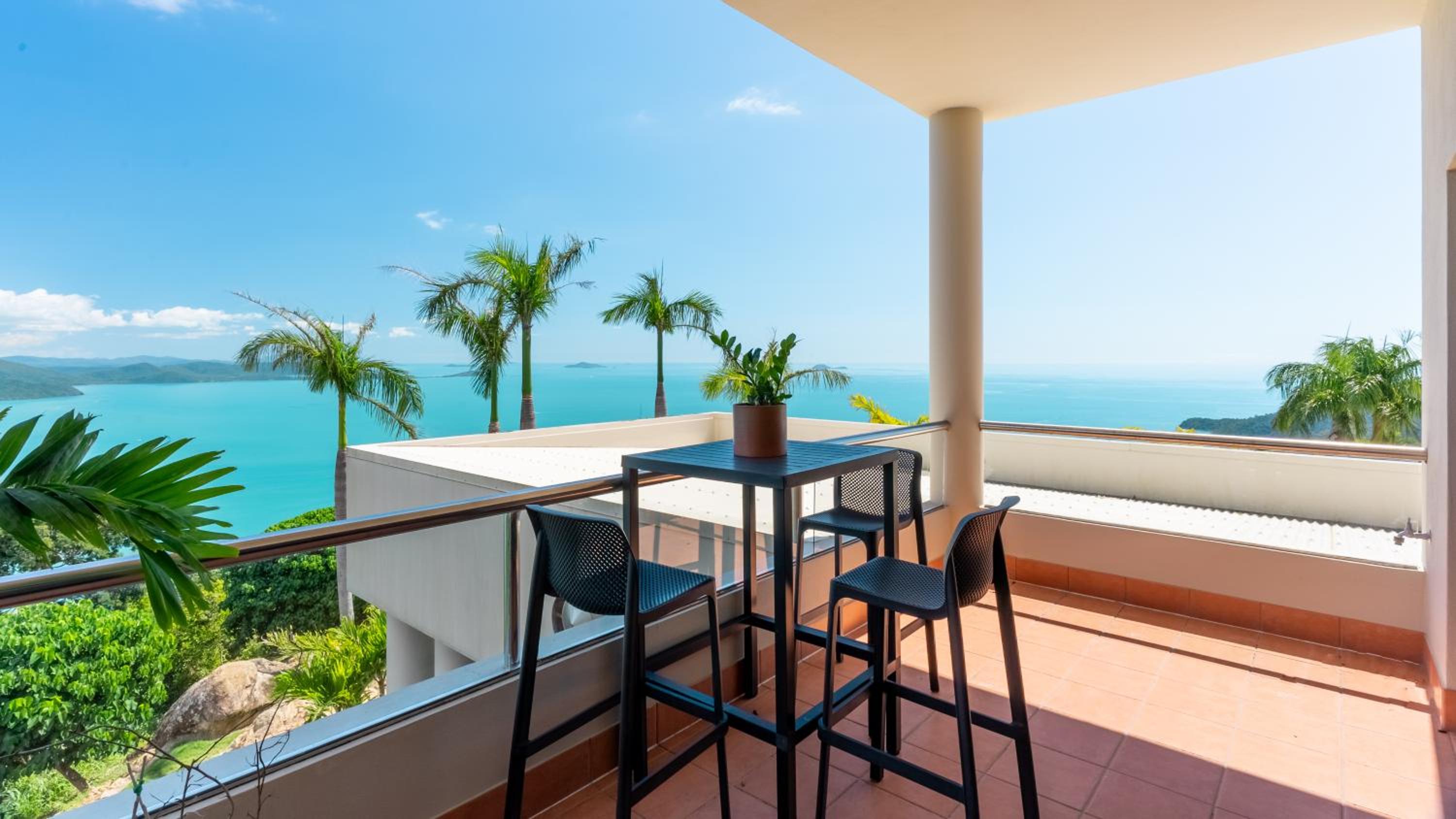 Parc Exclusif, Airlie Beach - 360 island views from a mountain top