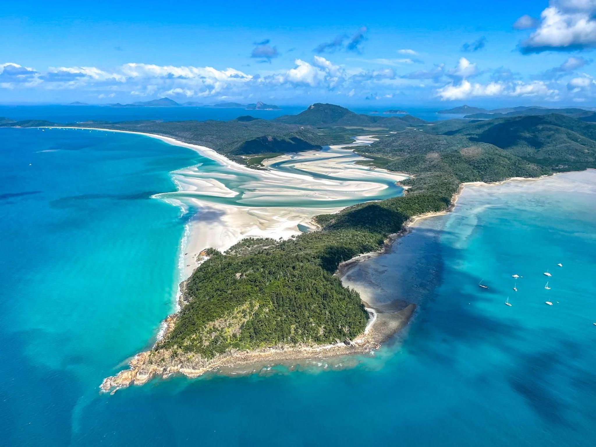 Parc Exclusif, Airlie Beach - 360 island views from a mountain top