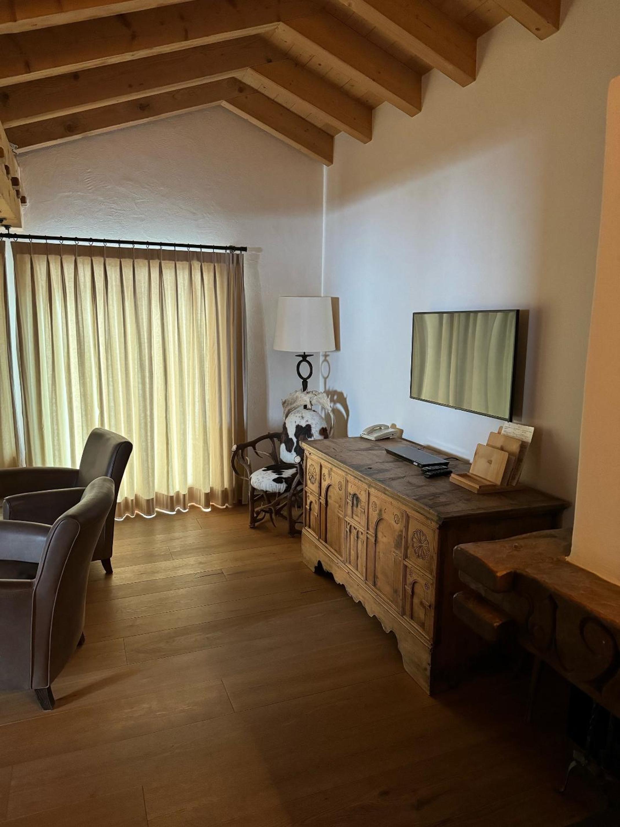 Alpina Apartments