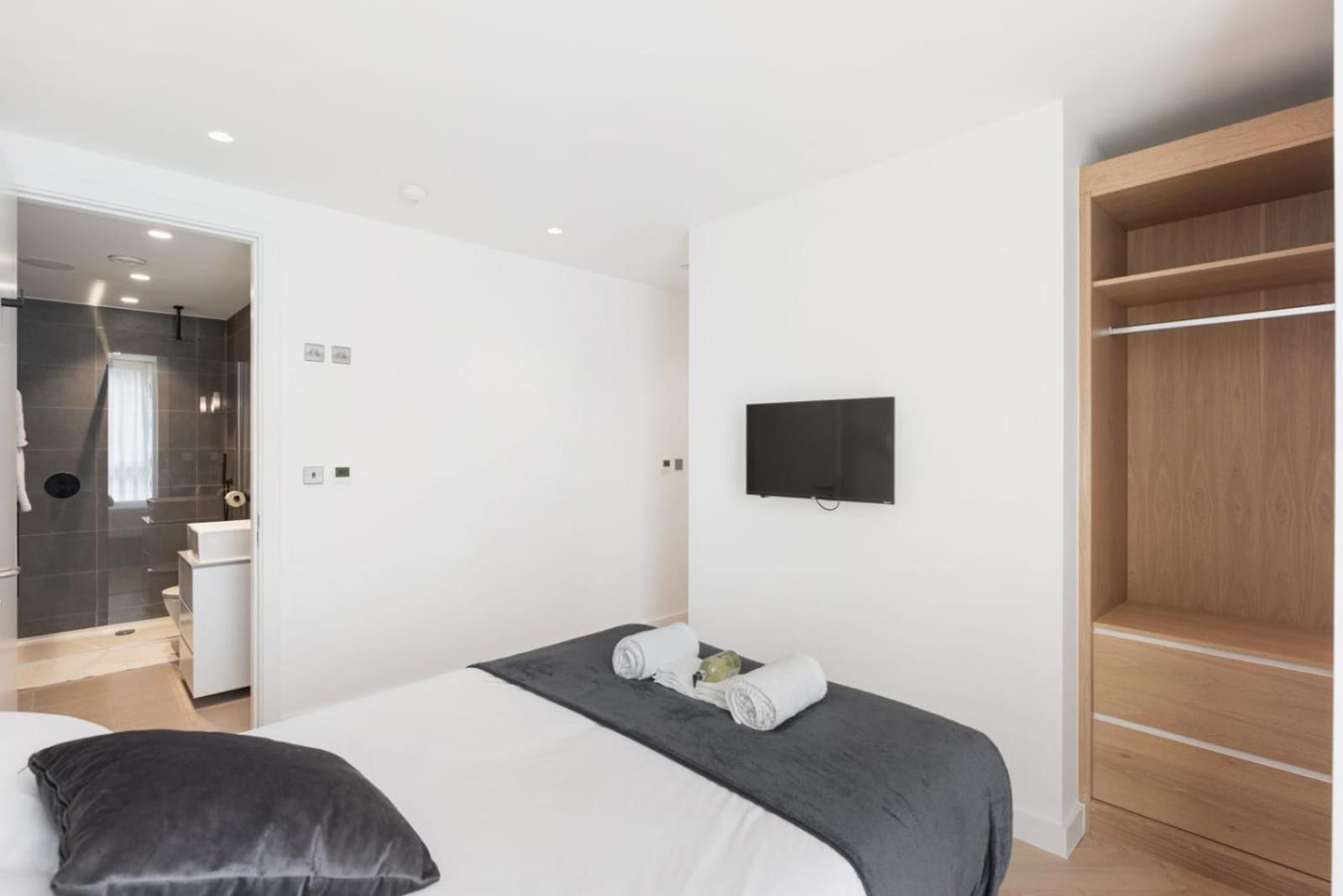 Melrose Place 7beds Wembley stadium 15mins to Central London