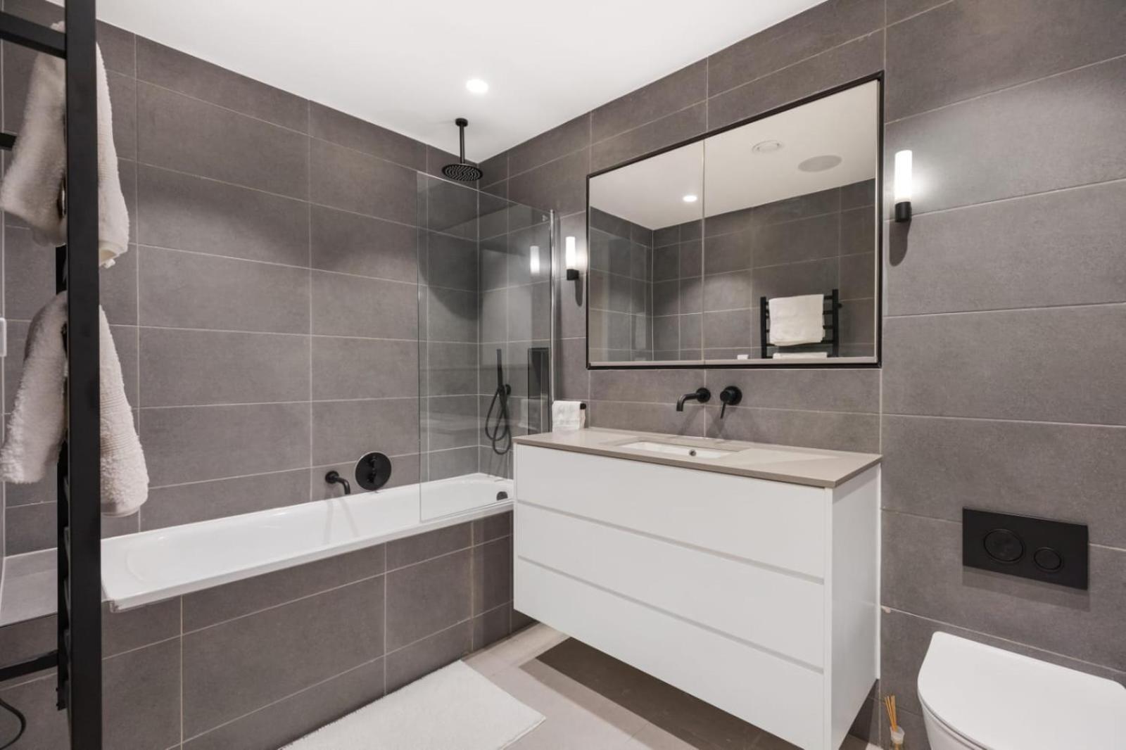 Melrose Place 7beds Wembley stadium 15mins to Central London