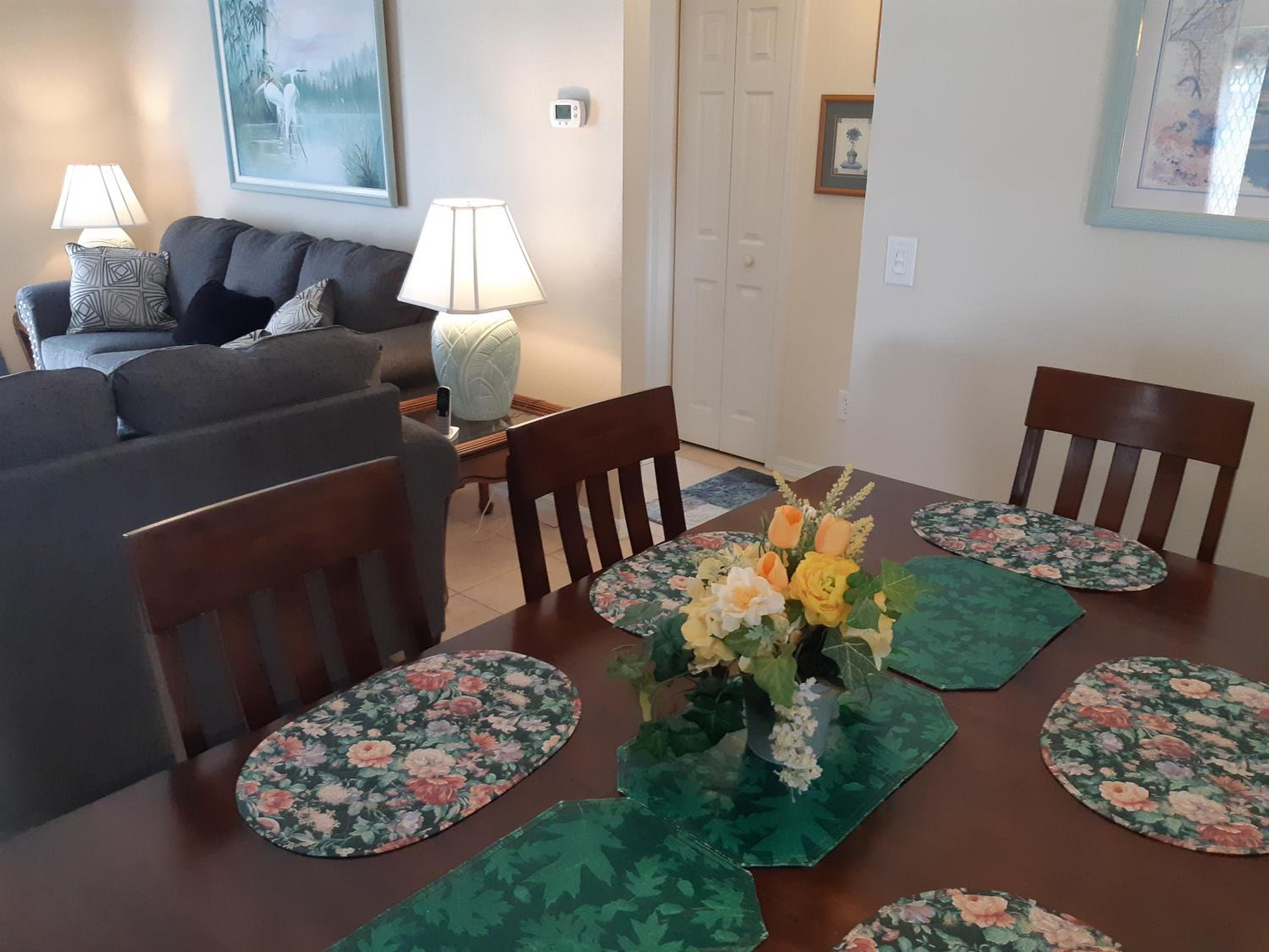 Close To DISNEY and UNIVERSAL - Private Vacation Home - Private Pool - Free BBQ - FAMILY FUN !!!