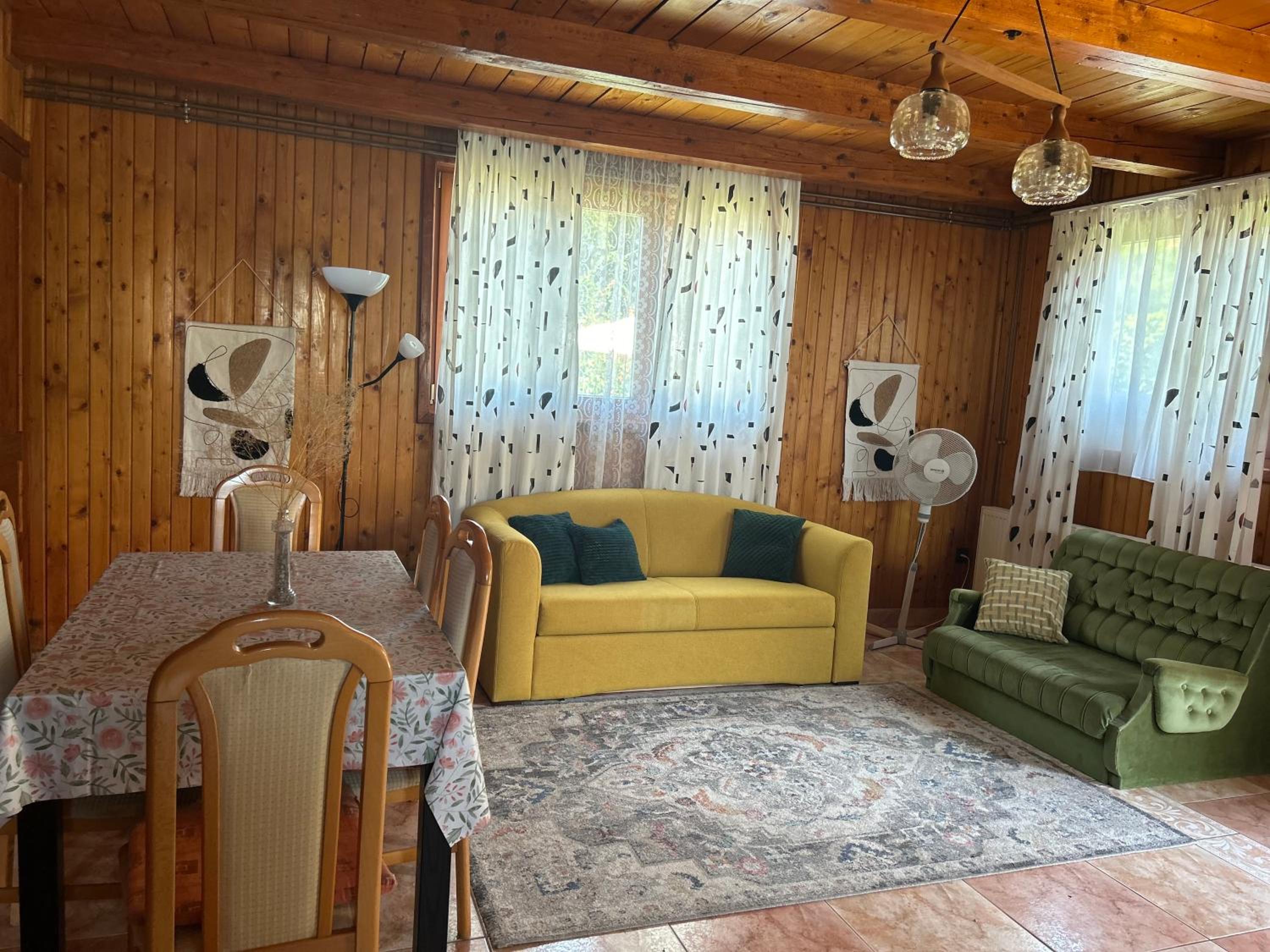 Lellei Pihenőház Balatonlelle view 4