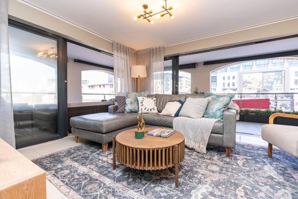 Modern Oasis in Cape Town view 4