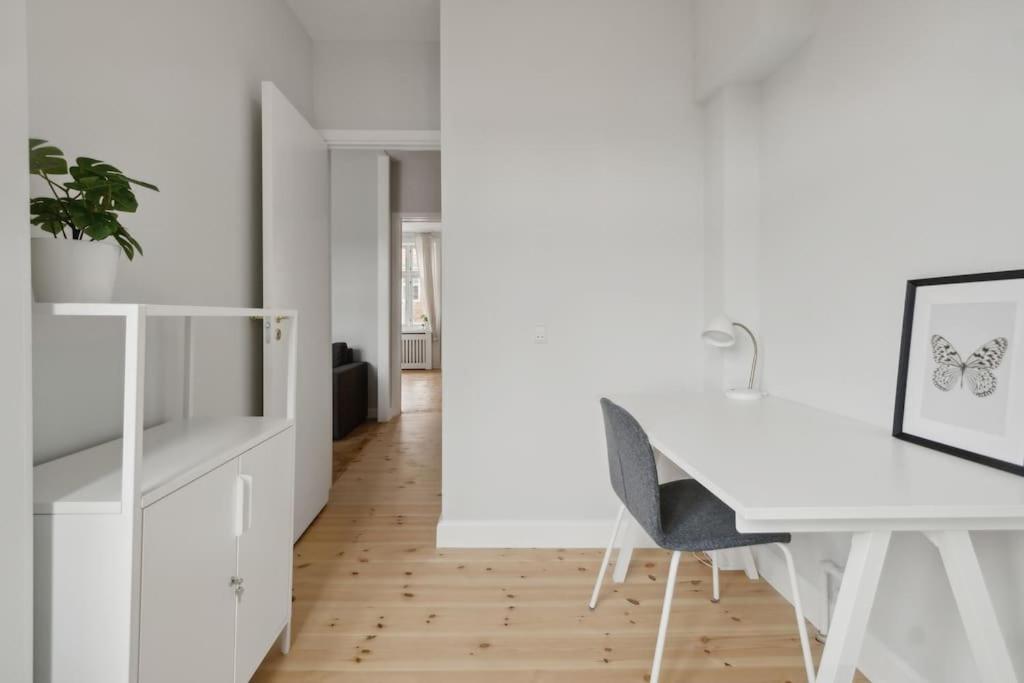 Bright apartment with balcony close to center city