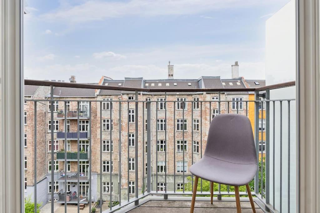 Bright apartment with balcony close to center city