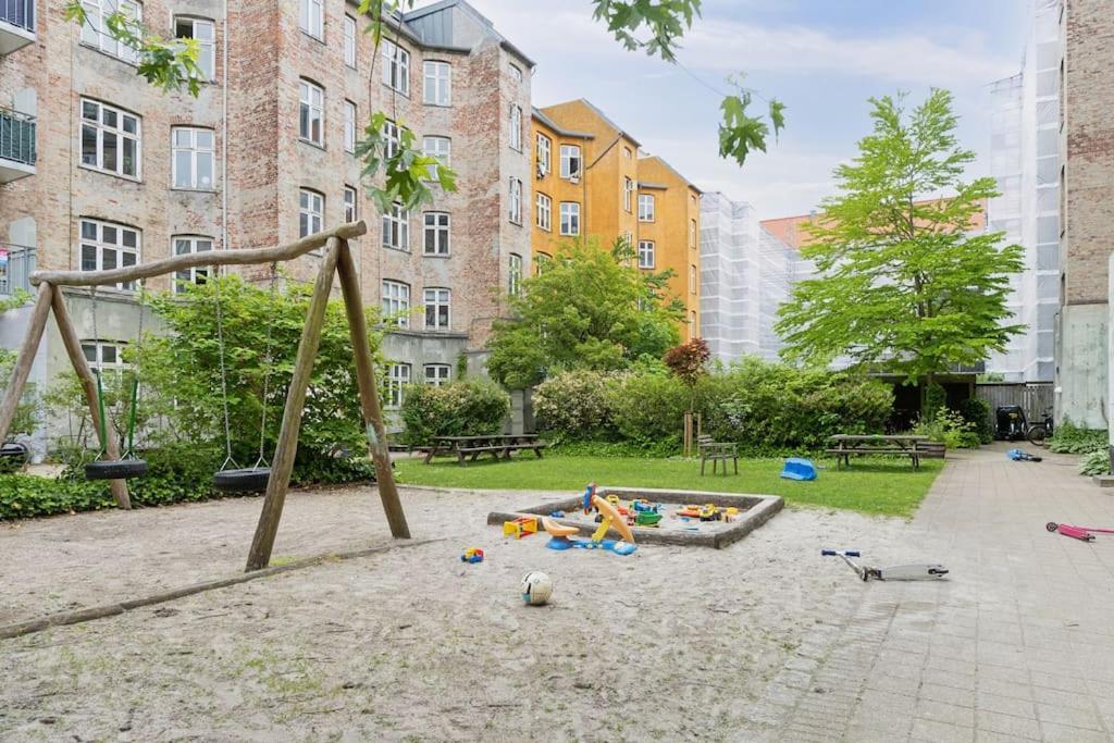 Bright apartment with balcony close to center city