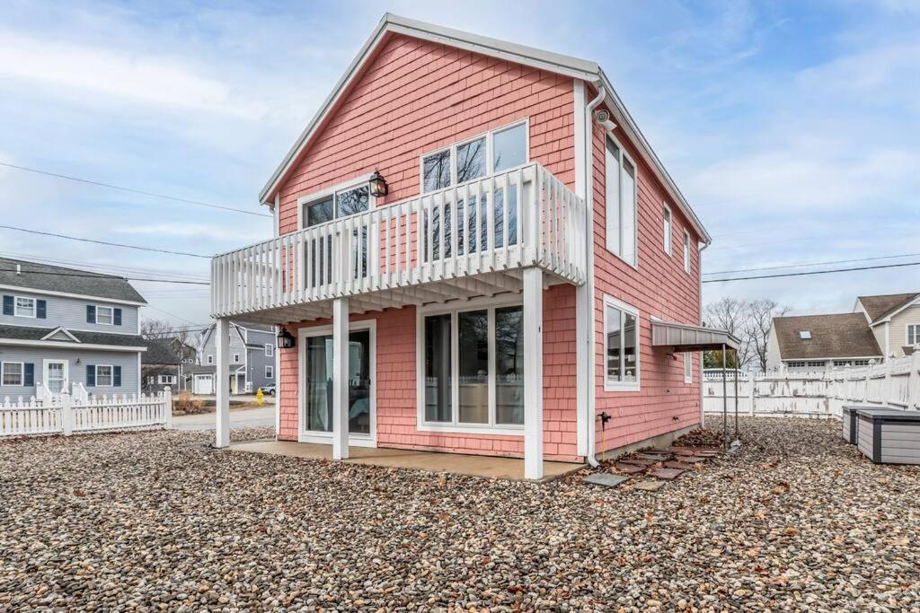 Freeport Vacations - Pine Point Getaway-Beach House with Fire Pit - Property Image 1