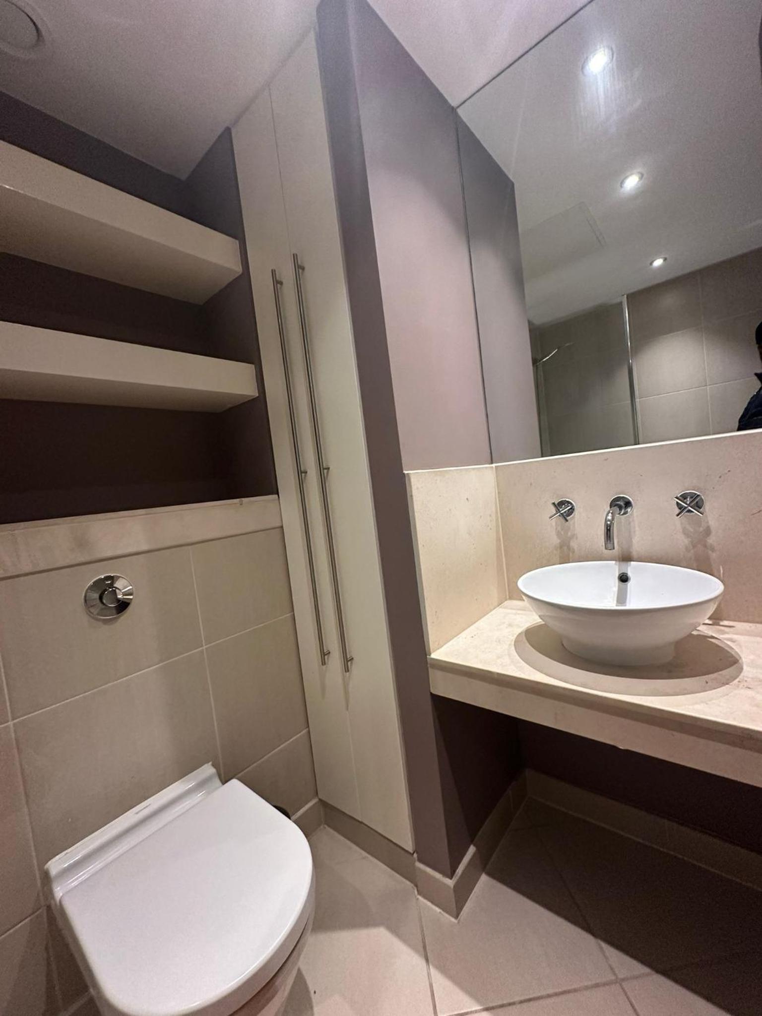 Lakes 2 Bedroom Shared Apartment In Canary Wharf With Private Bathrooms